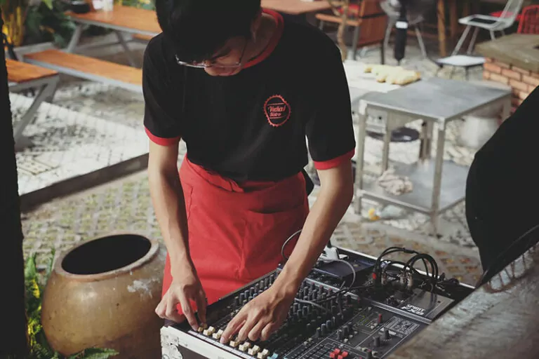 Đồng Phục VECHAI Beer Garden, Quận 3 (MITSK419J) » Hải Triều