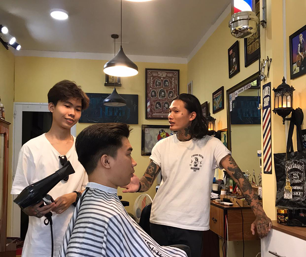 dong phuc tiem toc Thom×Hien-Barber Shop
