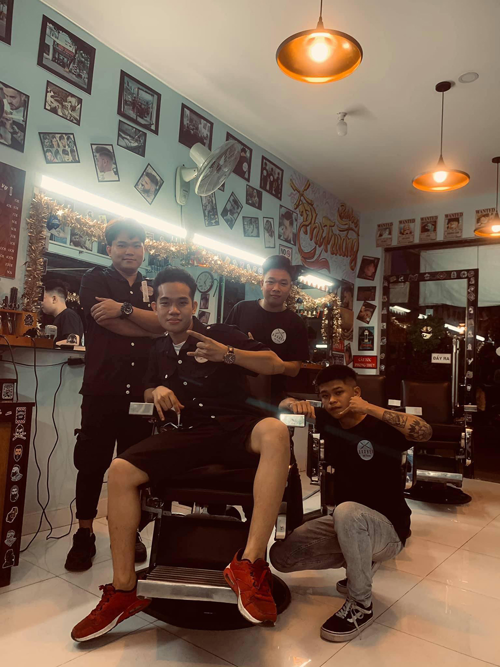 dong phuc nhan vien barbershop phi truong