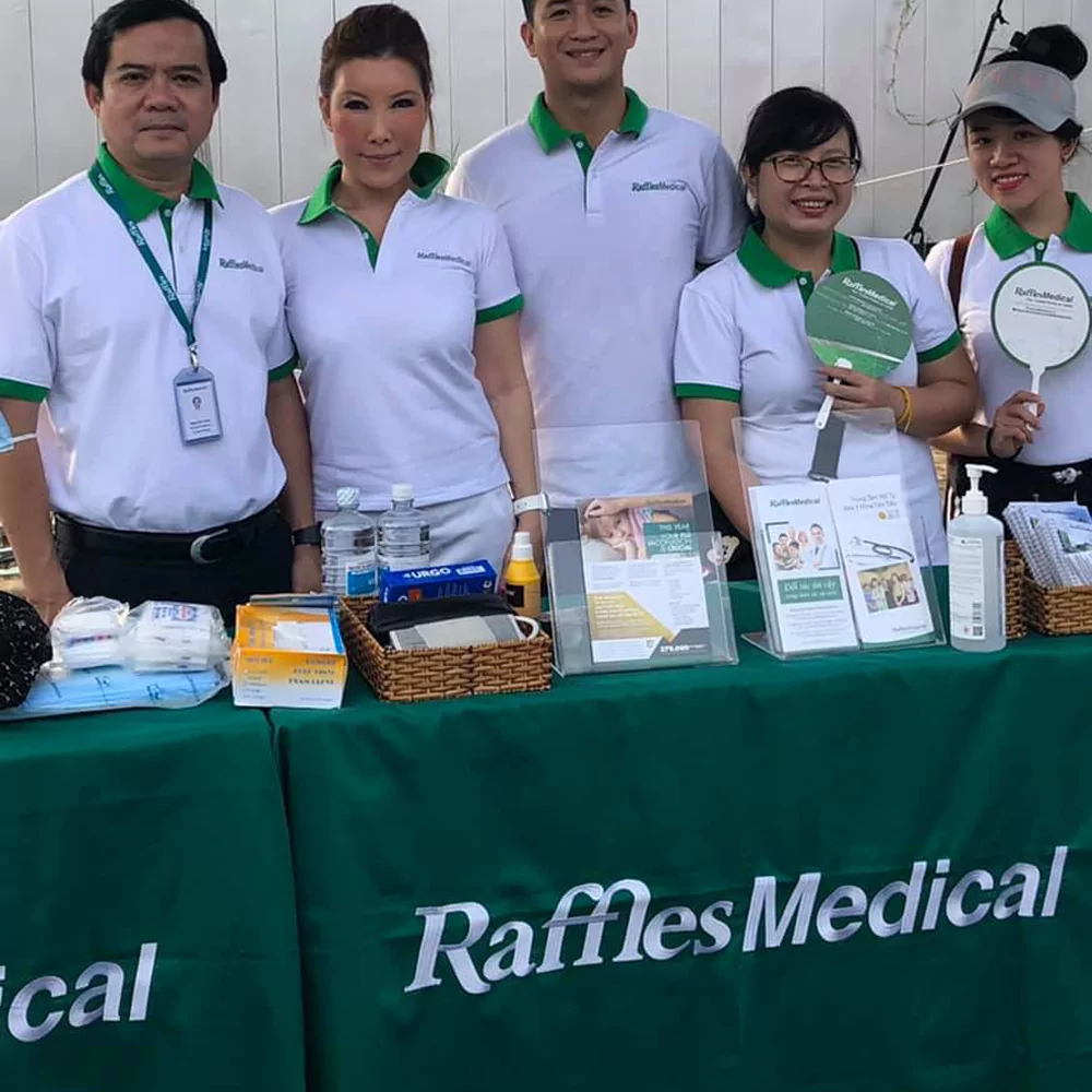 hinh anh dong phuc nhan vien raffles medical your trusted partner for health