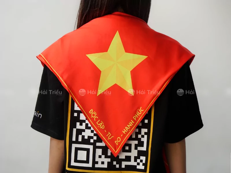in khan bandana co do sao vang viet nam doc lap tu do hanh phuc